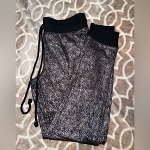 Mossimo leggings.